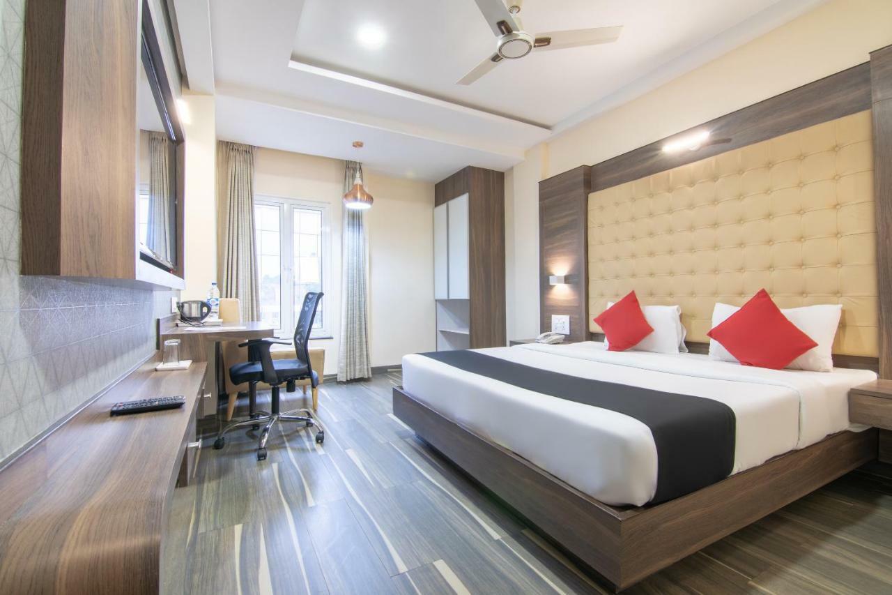 Capital O 18788 Phoenix Hotel & Resort Bengalúr Exteriér fotografie