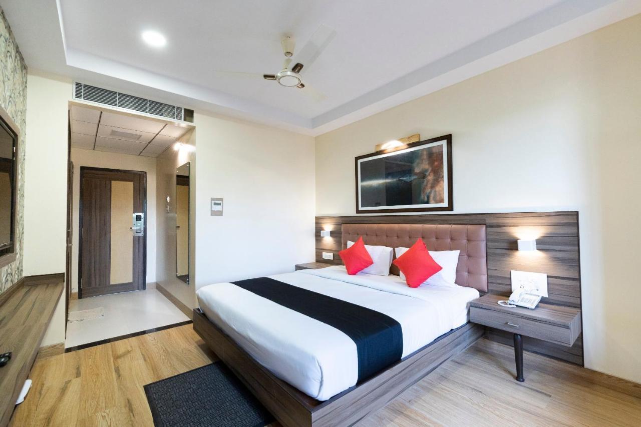Capital O 18788 Phoenix Hotel & Resort Bengalúr Exteriér fotografie