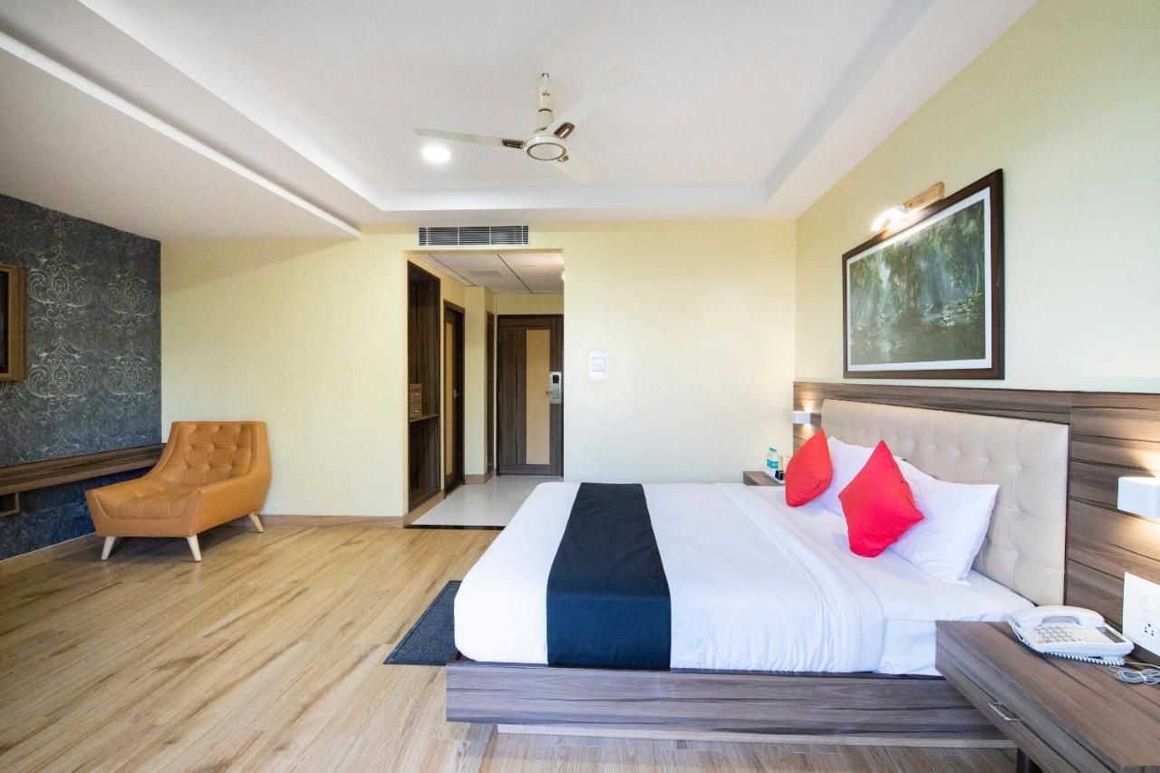 Capital O 18788 Phoenix Hotel & Resort Bengalúr Exteriér fotografie